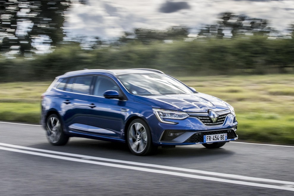TEHTNICA - RENAULT MEGANE Za tehtnico, ki je rada v trendu in ji lepe oblike veliko pomenijo je Renault Megane, …
