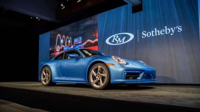 Porsche 911 'Sally' iz filma Cars na dražbi presegel vsa pričakovanja, toliko denarja so iztržili zanj! (foto: Porsche)