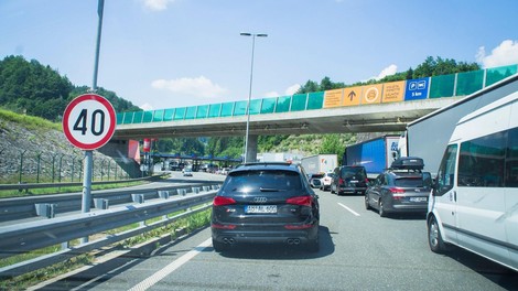 Zadnje informacije: Promet na slovenskih cestah še vedno povečan (TUKAJ lahko naletite na zastoje)