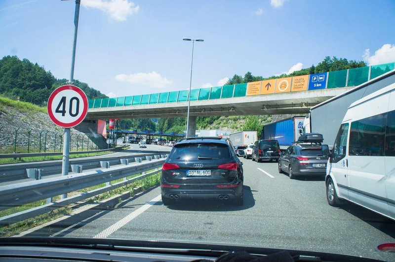 Zadnje informacije: Promet na slovenskih cestah še vedno povečan (TUKAJ lahko naletite na zastoje) (foto: Profimedia)