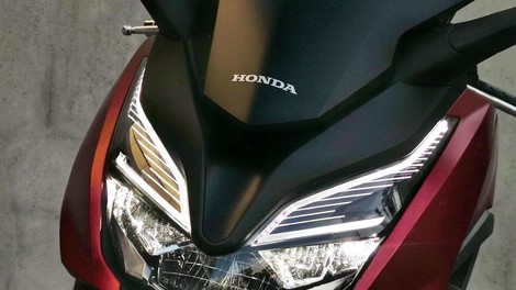 Zakaj je Honda Forza 350 tudi v svoji najnovejši različici zanesljiva izbira?