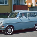 Veste od kod izraz 'karavan'? Spoznajte avtomobil, ki je začel revolucijo (foto: Opel)