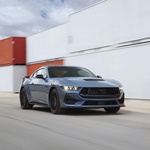 Premiera: Novi Ford Mustang bo navdušil bencinske navdušence, šokiral pa vas bo s povsem drugačnim "obrazom" avtomobila (foto: Ford)