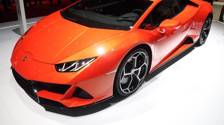 Tudi drugi Lamborghinijev športnik prihodnje generacije bencinsko gnan. A to je še najmanj zanimiva informacija (foto: Lamborghini)