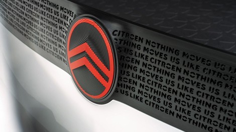 Citroën Oli, ki močno spominja na legendarnega Hummerja, vsebuje obilico retro pridiha