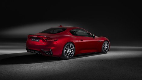 Staro rivalstvo se znova prebuja, novi Maserati drega v Ferrarijevo gnezdo. Takšna je cena