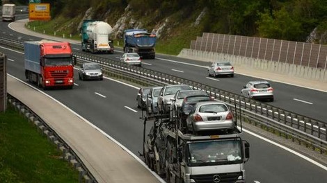 Statistika: toliko več tovora so slovenski tovornjaki prevozili v drugem četrtletju leta - a na krajši razdalji