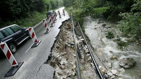 Ena ključnih cest v osrednji Sloveniji ostaja zaprta še vsaj pol leta, rešitve še ni