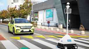 Najbolj varno čez cesto v BTC; ljubljansko podjetje predstavilo novost, ki utegne nadomestiti semaforje in policiste