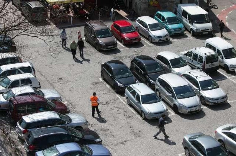 Previdno v Ljubljani, 'kazen' za neplačilo parkirnine kmalu precej višja (foto: STA)