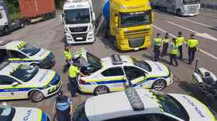 Policija razkriva: v prekršku več kot 10 odstotkov voznikov tovornih vozil