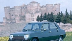 Renault 7 so izdelovali v Španiji, limuzinski zadek pa je bil bistveno bolj skladen s preostalo podobo avtomobila, kot je bil pozneje pri Cliu/Thaliji.