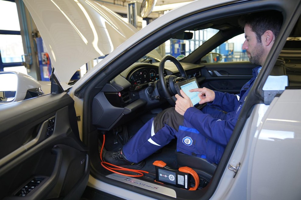 Razkriti najbolj in najmanj zanesljivi avtomobili – električni modeli z mešanimi rezultati (foto: Tuv SUD)