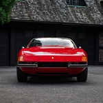 Ferrarijev avtomobilski lepotec z zvezdniškimi lastniki išče novi dom, a ob ceni vas bo vrglo na zadnjico (foto: RM Sotheby’s)