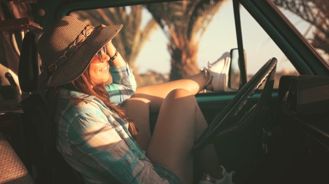 Znanstveniki razkrili: ko kupite avtomobil od kadilca, povečate tveganje za resna obolenja