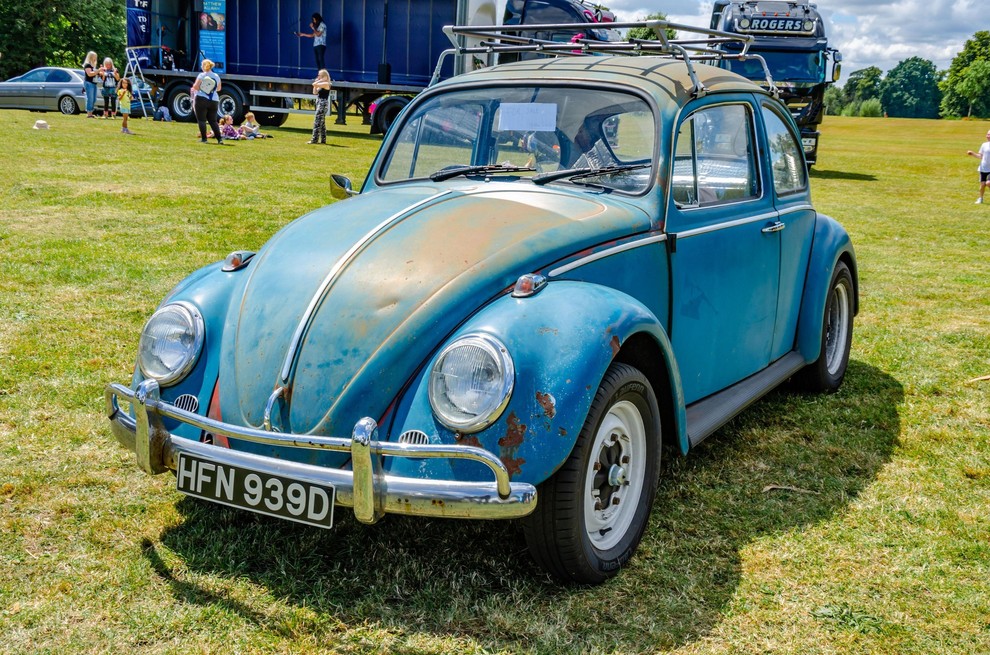 Pod hroščevo zasnovo se podpisuje madžarski študent Ko je Bela Barenyi zasnoval Volkswagnovega hrošča, je štel komajda 18 let. To …