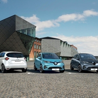 Stari Renaulti in Nissani odpirajo trg, v katerem se obračajo milijarde