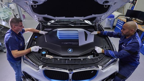 BMW storil naslednji korak z vozili na vodik