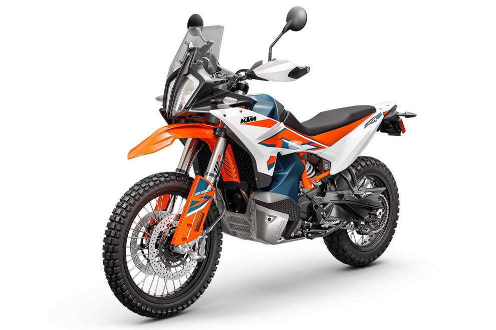 Prenovljeni KTM 890 Adventure R bo z modelnim letom nekoliko manj ekstravaganten, saj so večino njegovih zunanjih delov skrojili povsem …