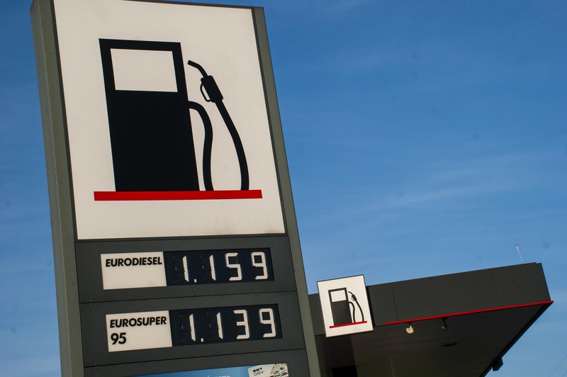 Prihaja občutna sprememba cen pogonskih goriv: takšne bodo z jutrišnjim dnem (foto: Jure Šujica)