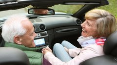Konec letošnjega oktobra je bilo v Sloveniji 130.887 voznikov v starostni skupini od 71 do 80 let, v skupini med 81 in 90 let jih je vozniško dovoljenje imelo 26.363, voznikov nad 90. letom starosti pa je bilo 830.