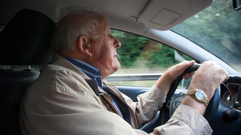 Vozniki z demenco predstavljajo visoko tveganje