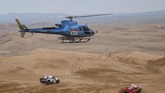 Dakar 2023, osma etapa: Sainz kljub vsemu še ni vrgel puške v koruzo, Loeb znova na vrhu