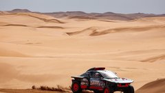 Dakar 2023, deveta etapa: El Matador končal v bolnišnici, Mulec šesti!