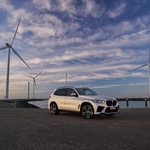 Kljub zanikanju, da ga bodo ponudili kupcem, pri BMW-ju vztrajno razvijajo različico športnega terenca iX5 z gorivnimi celicami. (foto: Tom Kirkpatrick)