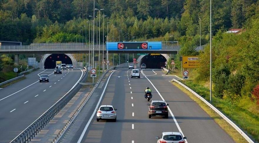 Koliko je s prodajo vinjet lani zaslužil Dars? Precej več kot leto prej ... (foto: DARS)