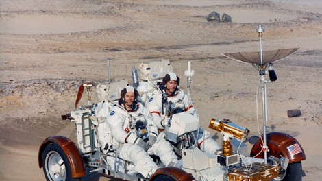 Kaj vozijo astronavti na Zemlji?