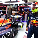 Komentar: Alonso in Russell sta si pokal podajala kot na tržnici (foto: Red Bull)