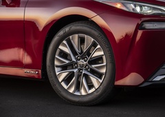 Kupci tožijo Toyoto, ker jim je prodala praktično neuporaben avto. Ali imajo prav?