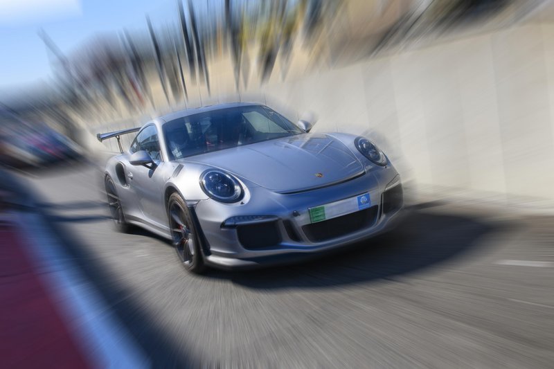 Ta slavni novinar se je novega Porscheja 911 znebil po le 10 tisoč prevoženih kilometrih, razlog vas bo presenetil