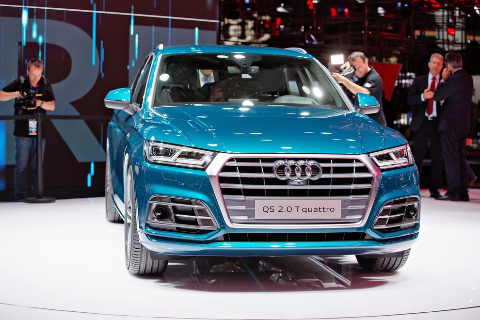Audi Q5 (3,570) Eden najbolj priljubljenih športnih terencev Audi Q5 je priljubljen zaradi več dejavnikov, kot so kakovost izdelave, zmogljivost, …