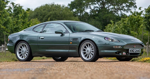 Aston Martin DB7 Ko je Ford kupil Aston Martin, je hitro začel razvijati nov osnovni model, ki bi prestižno znamko …