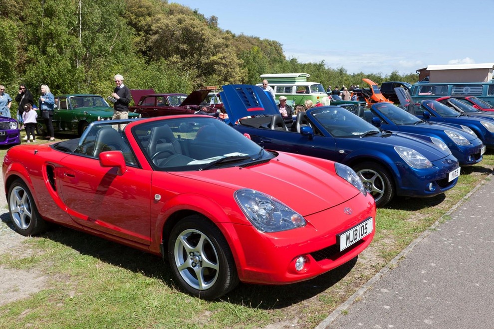 Toyota MR2 Spyder Svoj čas izjemen avto, majhen, športen in lahek, z visokimi vrtljaji. Po drugi strani se je izkazal …