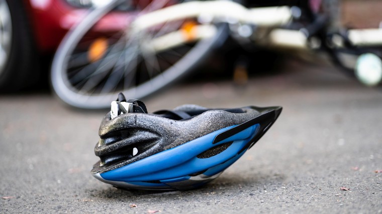 Nova študija: kaj je največja grožnja kolesarjem v prometu? (foto: Profimedia)