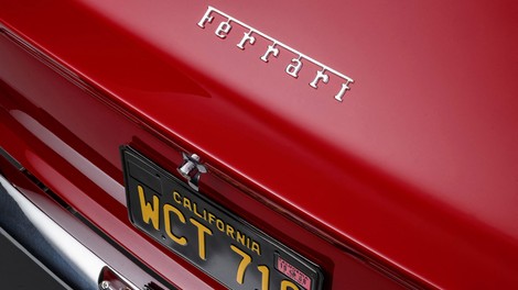 Tega Ferrarija bodo prodali za več milijonov, ker ga je vozil slavni igralec ...