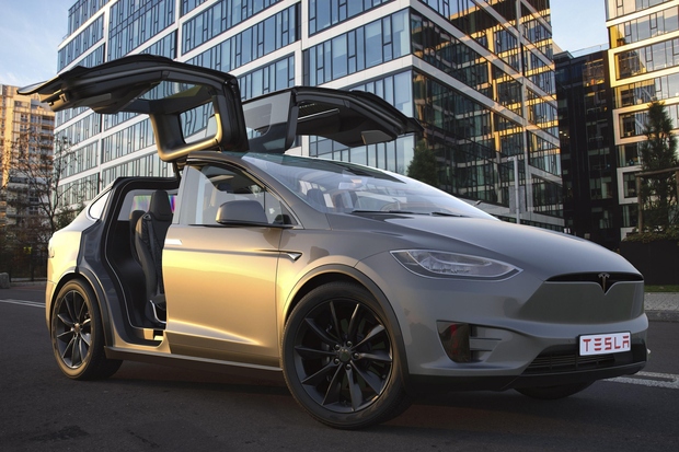 Tesla Model X Model X, Teslin premierni SUV, je luč sveta ugledal 2016 in še dandanes ostaja merilo zmogljivosti za …