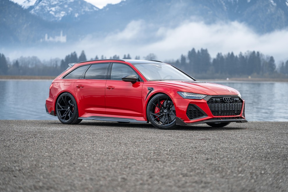 Audi RS6 Avant Praktičnost v zbirki predstavlja Audi RS6 Avant. Športni karavan združuje velik prtljažnik in družinsko uporabnost z zmogljivim …
