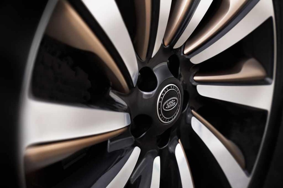 Jaguar Land Rover bo ponovno zagnal proizvodnjo, a težave še niso končane (foto: JLR)