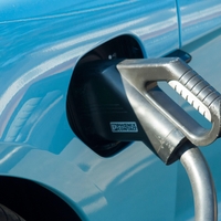 Več subvencij za nakup električnih avtomobilov za fizične osebe. Subvencije tudi za motorna kolesa