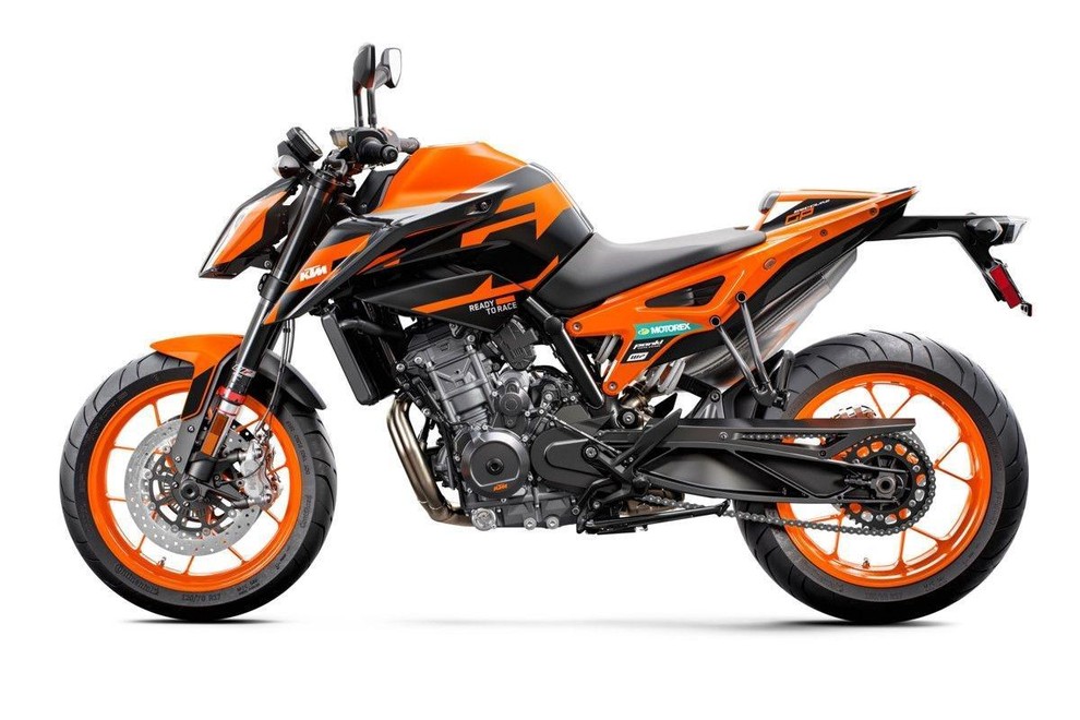 KTM DUKE 125 Najmanjši KTM-ov naked Duke 125 je na trg prišel pred desetimi leti, od takrat pa vseskozi sledi …