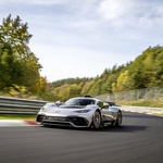 Uf, od tega hudega avtomobila je ostal le še kup pepela (foto: Mercedes-Benz)