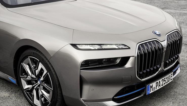 Bodo oblikovalci pri BMW končno prisluhnili kupcem?