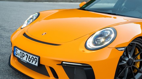 Porsche je prenovil svoj logotip, lahko vi opazite razliko?