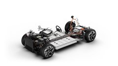 <p>Volkswagen je leta 2018 naznanil, da bodo vsi njihovi modeli, narejeni na tehnični osnovi MEB, imeli zaradi prednosti pri dinamičnih lastnostih v osnovi pogon zadaj. Zmogljivejše različice imajo motor spredaj in so gnane štirikolesno.</p>