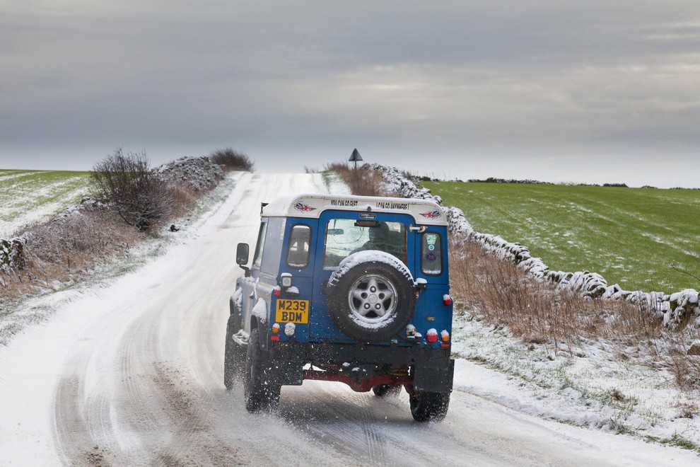 Land Rover Defender 2016 Defender je sinonim za terensko vozilo. Klasična robustna oblika terenskega vozila je z najnovejšim modelom doživela …