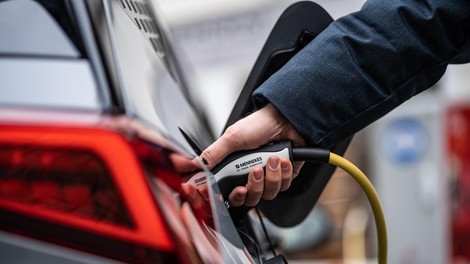 <p>Večina polnilnic na Madžarskem je brez kablov, torej jih je priporočljivo imeti v prtljažniku.</p>